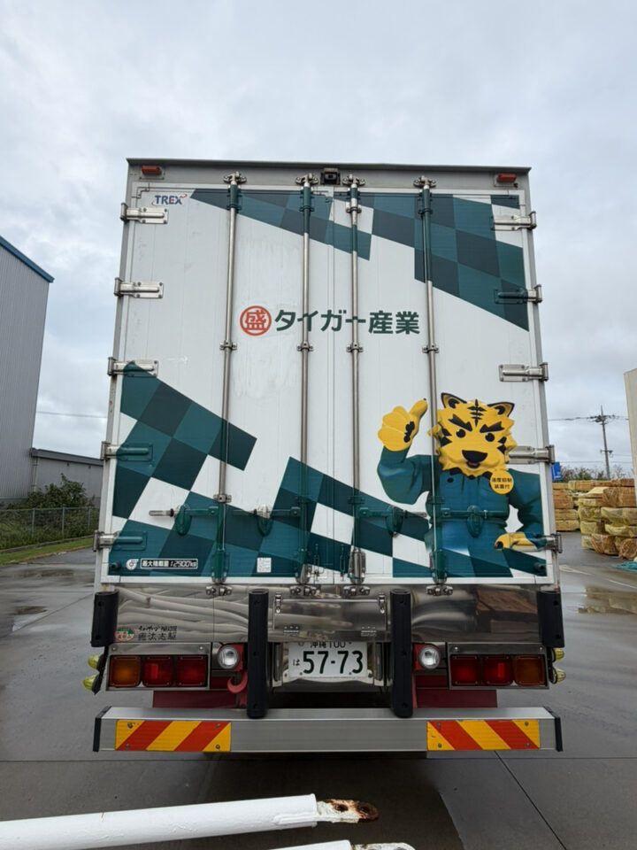 タイガー産業株式会社様　10tトラック②